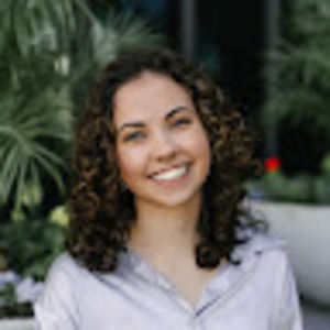 Meet your Posher, Caitlin